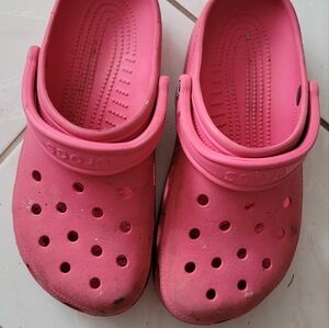 Women's pink crocs